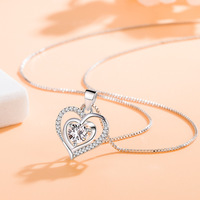 Collier élégant avec pendentif en forme de cœur en zircon bleu, plaqué or sur la base en laiton, pendentif en forme de cœur classique, bijoux de couple, cadeau de fête
