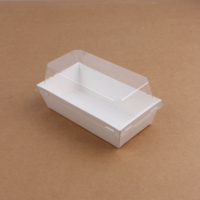 Emballage de dessert élégant: boîte carrée en ivoire blanc avec couvercle en PET sécurisé pour friandises de boulangerie