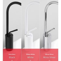 Robinet de lavabo moderne simple en acier inoxydable à poignée unique rotative pour eau chaude et froide