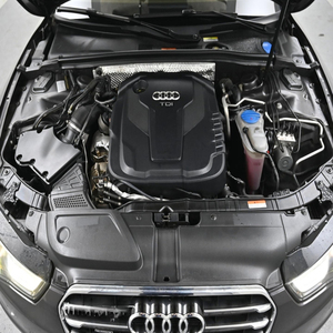 Elegante y espacioso Audi A5 35 TDI Sportback, el diésel perfecto para la familia y para viajes de larga distancia con comodidad. - Product Image 2