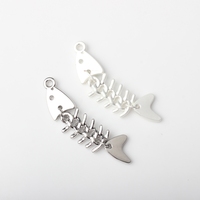 Haute popularité poisson os forme pendentif personnalisé mer Animal en alliage de Zinc charme pour les filles bijoux à bricoler soi-même résultats et composants