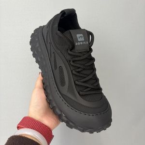 รองเท้าเซฟตี้ผู้ชายสำหรับงานโรงงาน พื้นรองเท้าใยแก้ว ป้องกันน้ำ หน้าผ้าตาข่าย พื้นกลางยาง ซับในผ้าฝ้าย ป้องกันแรงกระแทก ใช้ได้ทุกฤดู - Product Image 3