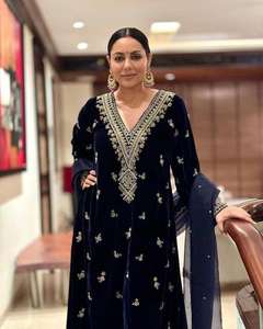 Chic indien nouveau dernier concepteur imprimé rayonne Kurti avec Dupatta ensemble pour toutes les occasions vêtements de mariage à un coût efficace - Product Image 1