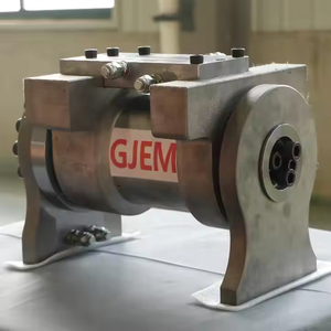 Actionneur rotatif hydraulique GJEM GJRA1600, couple de 1600 Nm, inclinaison à 180 degrés pour excavatrice de 3 à 5 tonnes, attache rapide inclinable et rotateur inclinable - Product Image 1