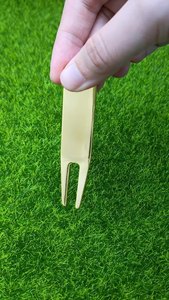 Horquilla de golf metálica resistente a arañazos para reparación de césped verde y mantenimiento de campos de golf con tees de golf - Product Image 4