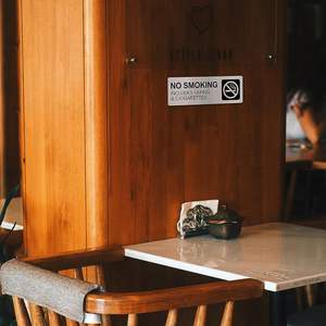 Plaque en métal personnalisée Plaque interdisant de fumer en aluminium brossé de 9x3 pouces Plaque en métal imperméable avec logo Signe interdisant de fumer - Product Image 3