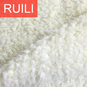 Llama <span class=keywords><strong>de</strong></span> peluche <span class=keywords><strong>de</strong></span> 100 poliéster, peluda, minky, piel <span class=keywords><strong>de</strong></span> lama falsa para hacer almohadas y juguetes - Product Image 2