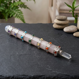 Péndulo de Cuarzo Rosa con Incrustaciones de Piedras Semipreciosas, Herramienta Hecha a Mano para Sanación de Chakras, Decoración del Hogar Inspirada en Feng Shui y Reiki - Product Image 3