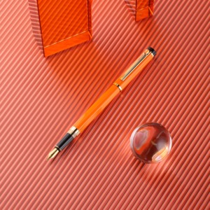 Juego de Plumas Estilográficas Personalizadas Premium con Plumín de Acero Inoxidable 314 Dorado y Elegante Estuche, Perfecto para Regalar - Product Image 5