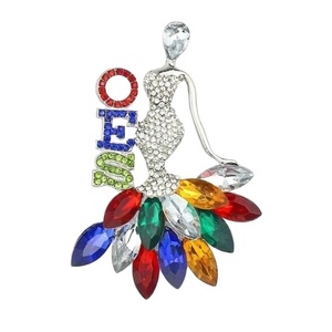 Broche commémorative en alliage avec strass et perles en forme de triangle, style lettre, pour frères, plusieurs modèles - Product Image 5