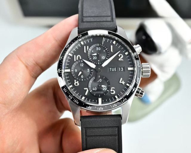 Luxury Noble Sapphire Chronograph with Date Display, Luminous and Power Reserve, Men's Automatic Mechanical Watch