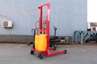 Empileur de palette de tambour à huile entièrement électrique, charge de 1 tonne, ascenseur de 2 mètres, empileur pour tambour à huile 2023
