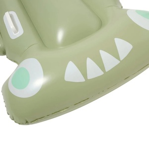 Bouée de piscine gonflable en PVC en forme de requin vert 116,5*78*21 CM pour enfants, pour le plaisir aquatique estival en extérieur - Product Image 2