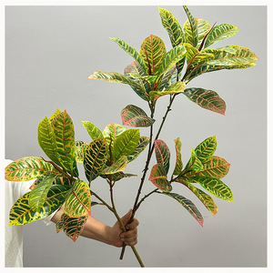 Plante artificielle Meng Jie à feuilles variées, ornement décoratif d'intérieur à 3 branches, feuilles vertes - Product Image 2
