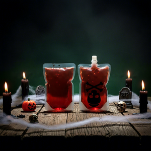 Emballage de boisson énergétique de style vampire personnalisé respectueux de l'environnement, sachet de boisson de type sac de sang d'Halloween avec bec verseur - Product Image 2