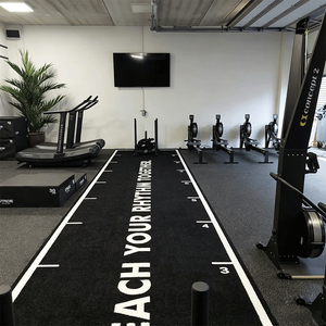 Gazon synthétique pour salle de sport, qualité professionnelle, résistant à la traction par traîneau, imperméable, ignifuge, durable, installation facile - Product Image 2