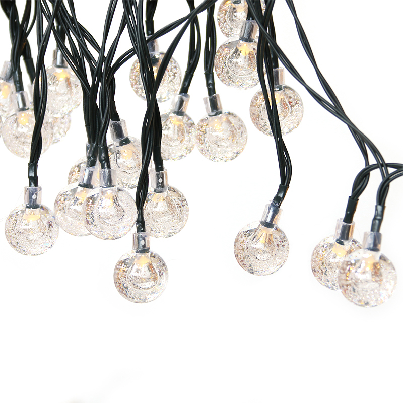 สีขาวอบอุ่น