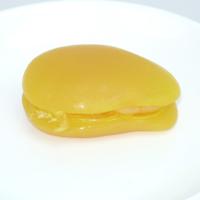 Toptan Yaratıcı 135g Büyük Soyulabilir Mango Şeklinde Jelibon 3D Meyve Şekilli Yumuşak Şekerleme Çocuklar ve Parti Atıştırmalıkları için