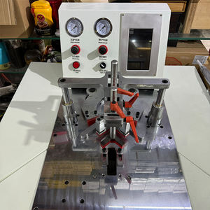 Machine de clouage <span class=keywords><strong>à</strong></span> écran tactile pneumatique CNC Cadre photo faisant la machine Cadre photo <span class=keywords><strong>Joint</strong></span> Machine - Product Image 3