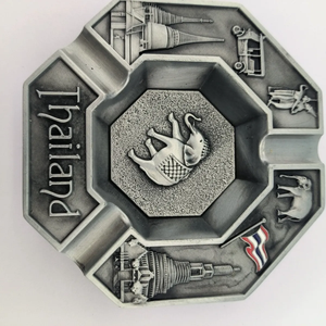 Cenicero de plata de mesa portátil personalizado para adultos en 3D Cenicero de cigarros de viaje artístico personalizado Cenicero de <span class=keywords><strong>Metal</strong></span> de forma cuadrada barato - Product Image 4