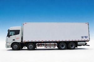 Camion frigorifique Foton Auman 8*4 à toit surélevé de 9,6 m avec cabine double, moteur Cummins de 490 CV, Euro 2 à Euro 6 personnalisable - Product Image 4