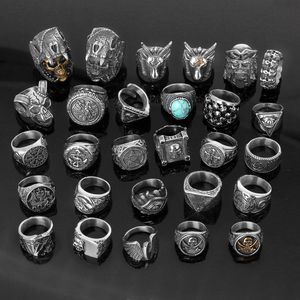 Bague Grosse Personnalisée sans Ternissement en Acier Inoxydable, Design 3D Squelette Crâne Punk Biker, Bijou Vintage Personnalisé - Product Image 1