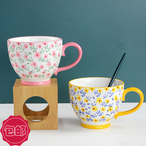 Taza de cerámica pintada con un diseño floral original, de alto valor estético, adecuada para el hogar, la oficina, el desayuno, el café, la leche o el agua. - Product Image 1
