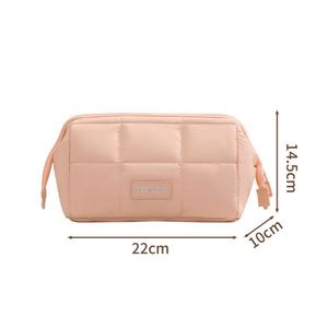 Pochette de maquillage en polyester matelassé avec logo personnalisé, grande capacité, ouverture large, fermeture éclair, organiseur de cosmétiques, pochette de voyage pour femmes - Product Image 2