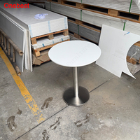 Table de salle à manger haut de gamme moderne légère et imperméable en surface solide, forme et bordures personnalisées, tables pour restaurants