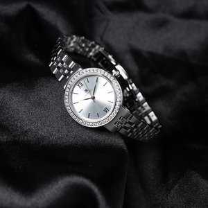 Montre à quartz classique à bracelet en maille avec mouvement japonais et design minimaliste - Product Image 6