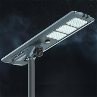 Éclairage extérieur sans électricité IP65 étanche intégré alimenté en courant continu 100W 200W 300W 400W tout en un 4G caméra solaire lampadaire routier