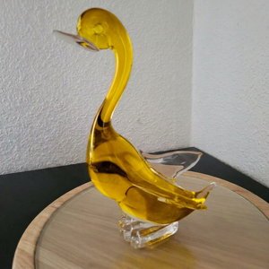 Figura de cisne de vidrio rojo soplado a mano, artesanía decorativa con temática animal, hecha de vidrio soplado, pieza de arte hecha a mano - Product Image 2