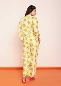 Conjunto de camisa plisada estampada y pantalón recto para mujer, conjunto coordinado de dos piezas con diseño moderno y estilo moderno. - Product Image 4