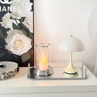 Vente en gros de porte-bougies cylindriques transparents en argent de style français vintage, fabriqués en Chine, décoration élégante de luxe discret pour le salon