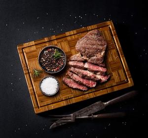 Planche à découper en bambou extra large <span class=keywords><strong>pour</strong></span> la <span class=keywords><strong>cuisine</strong></span> avec rainure à jus Ensemble <span class=keywords><strong>de</strong></span> planche <span class=keywords><strong>de</strong></span> service avec support Bloc <span class=keywords><strong>de</strong></span> <span class=keywords><strong>boucher</strong></span> à grains d'extrémité - Product Image 5