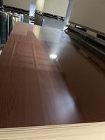 Panneaux muraux en PVC à joint plat en cristal de carbone, modernes, classiques, ignifuges, écologiques, texturés tissu, résistants à l'humidité pour salle de bain
