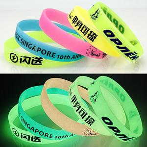 Pulsera fluorescente de goma brillante con movimiento de mercado nocturno fluorescente personalizada para eventos con chip NFC de silicona - Product Image 5