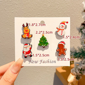 Badge découpé en métal argenté de Noël avec motif de sapin de Noël, bonhomme de neige, cloches, rennes et cannes en sucre - Épingle souvenir - Product Image 3
