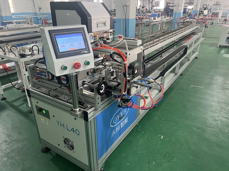 Automatic drilling and fastening screws for