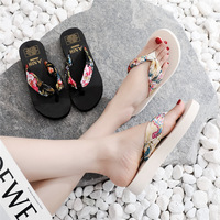 Nouvelles tongs compensées de plage pour femmes, mode été 2026, en PVC, PU et caoutchouc, chaussures plates d'été pour femmes
