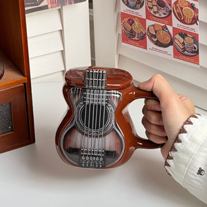 Taza <span class=keywords><strong>de</strong></span> Cerámica con Diseño <span class=keywords><strong>de</strong></span> Guitarra, Creativa, Musical, Única, <span class=keywords><strong>de</strong></span> Alta Calidad, para Regalo, con Tapa, Venta al Por Mayor - Product Image 1
