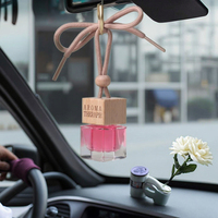 Offre Spéciale 8ml carré diffuseur d'huile essentielle voiture bouteille de parfum aromathérapie voiture désodorisant promotionnel parfum bouteille en verre