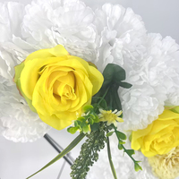 Vente en gros de grandes fleurs artificielles en soie pour funérailles, couronne de cœur, couronne de tribut, couronnes funéraires/mémoriales
