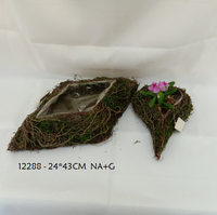 Pot Bunga Dekorasi Taman Terbaru dengan Bahan Alami Rotan Lumut