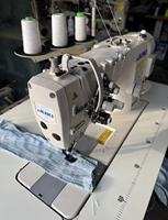 Nouvelle machine à coudre industrielle à double aiguille Jukis 3528 à point droit avec moteur et construction métallique