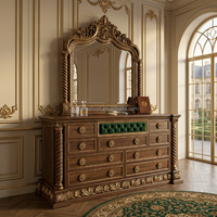 Lit sculpté de luxe style Palais Royal, capitonné or antique, pour projets de villas, hôtels et mobilier d'hôtel (FF&E)