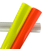 Feuille réfléchissante microprismatique fluorescente jaune-vert en PVC/PET, imprimable UV, autocollant de sécurité étanche pour signalisation routière