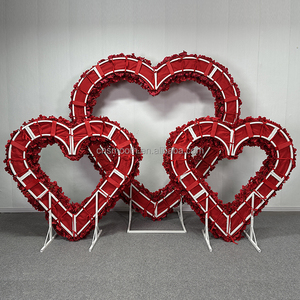 Arco Floreale Romantico con Ortensie Rosse su Sfondo in Tessuto per Matrimoni e Proposte di <span class=keywords><strong>Matrimonio</strong></span> - Product Image 4