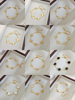 Bracelets et Joncs Femme en Acier Inoxydable Plaqué Or 18K avec Breloques Fleur Cerise Mignonnes – Vente en Gros