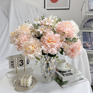 Bouquet de pivoines artificielles Queyiyi en soie, réaliste, pour mariage et décoration intérieure, arrangement de pivoines à 7 tiges - Product Image 1